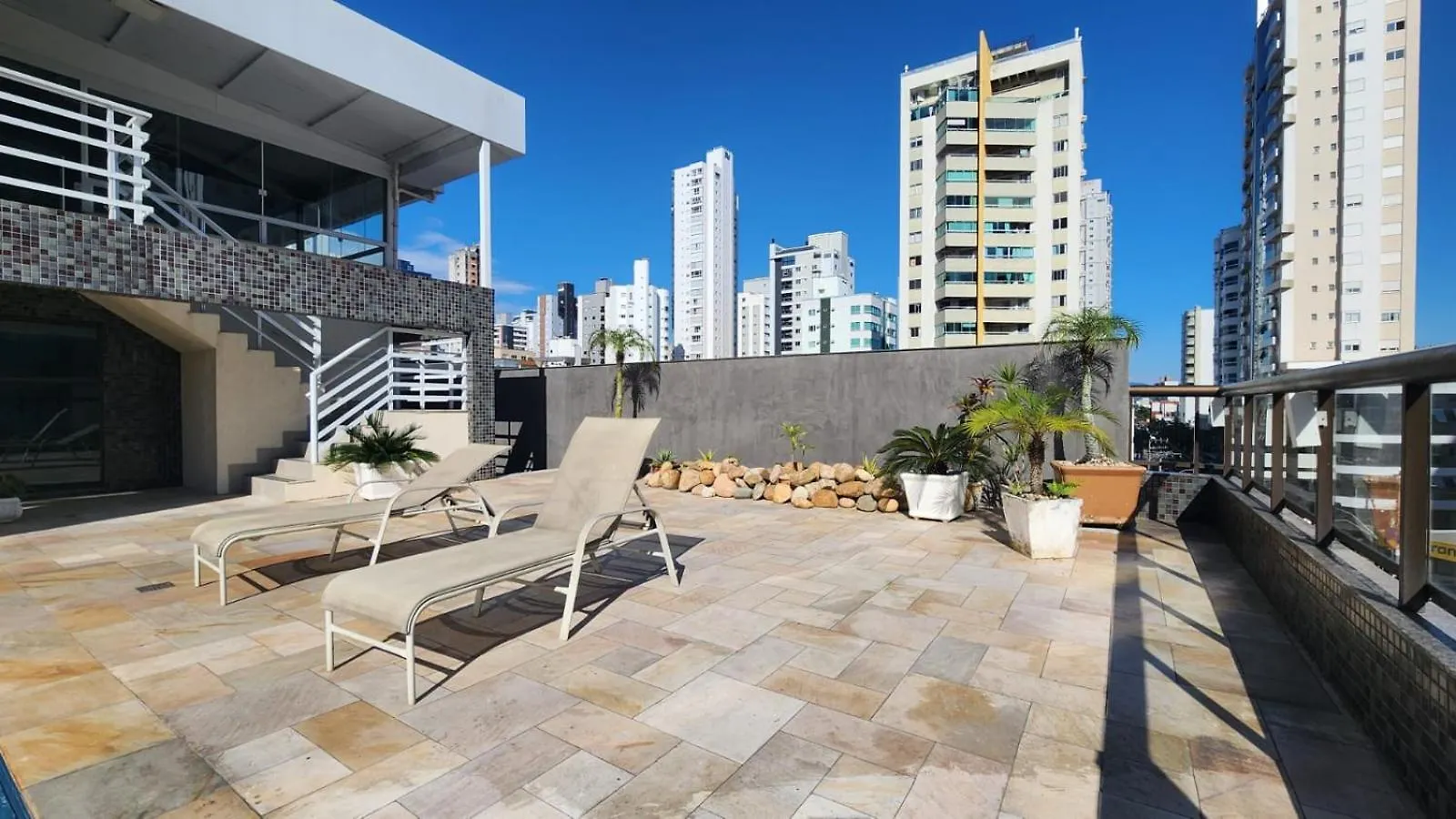 Stay - Quartos, Studios E Apartamentos Por Temporada No Centro De Bc Balneário Camboriú 0*,  Brasile